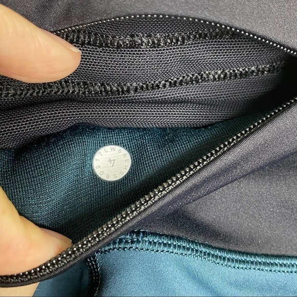 Lululemon Run The Day Crop Submarine / Black - Picture 7 of 9